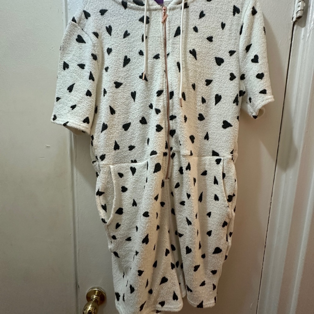 YITTY Cream and Black Heart Print Romper